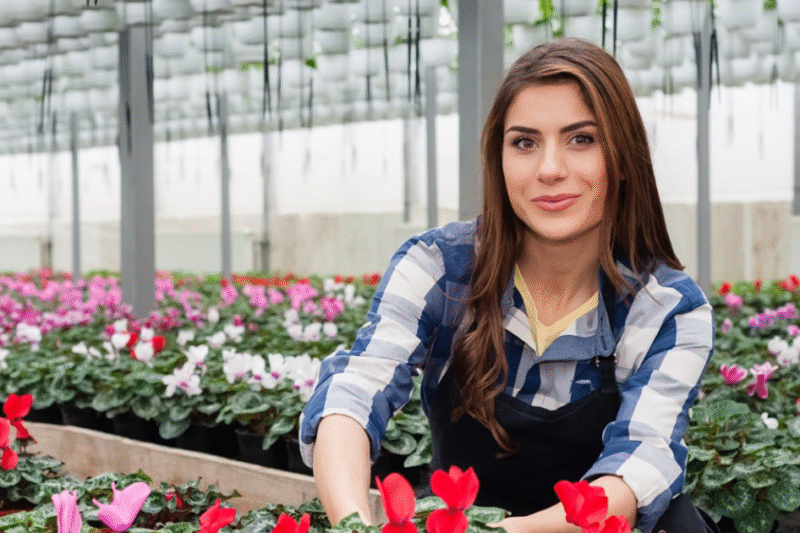 Greenhouse Worker Jobs in Canada with Visa Sponsorship